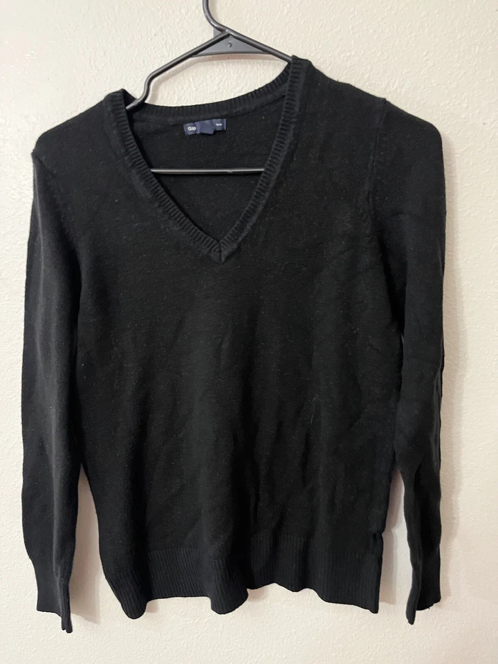 Suéter mediano para mujer Gap Luxe manga larga cuello en V ajustado negro Foto 1 de 4