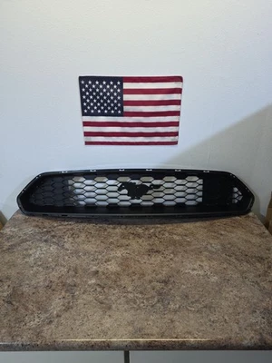 Rejilla superior delantera OEM 2015-2017 *NUEVO* FORD MUSTANG JR3B-8150-ACW ¡BONITO! 🇺🇸⭐️ Foto 1 de 4