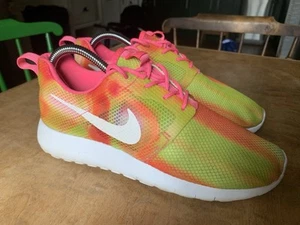 NIKE  Roshe One Flight Weight Running Shoes Pink Pow Color Size 5.5 - Picture 1 of 10