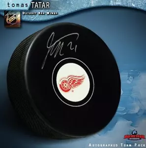 TOMAS TATAR Signed Detroit Red Wings Puck - Picture 1 of 2