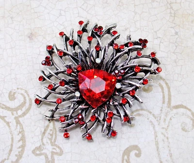 Broche broche grande flor cristal rojo con cristales corte redondo y triángulo NUEVO Foto 1 de 4
