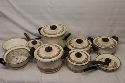 Conjunto de panelas frigideiras com tampas de porcelana esmalte em aço estilo amêndoa - Imagem 1 de 4