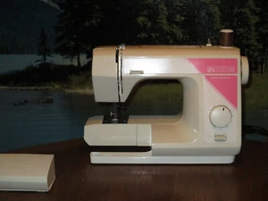 Elektronische Freiarm-Nähmaschine Privileg Super-Nutzstich, - Bild 1 von 5