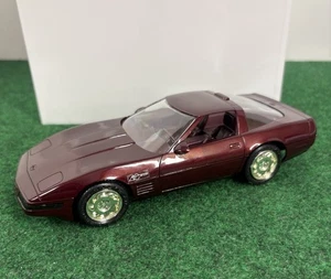 Promo concessionario Corvette AMT/Ertl 1993-40° Anniversario - Scala 1/25 - Rubino Metallizzato - Foto 1 di 24
