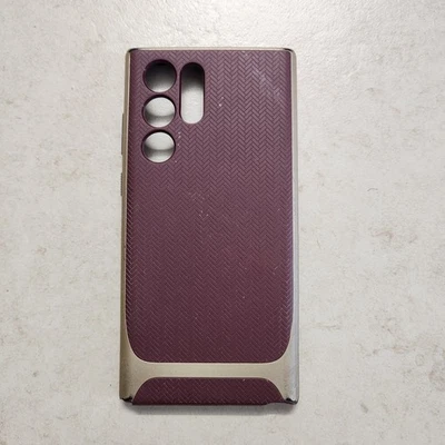 Spigen Slim Case for Samsung Galaxy S22 Ultra - Red/Gold #2022 - Image 1 of 2