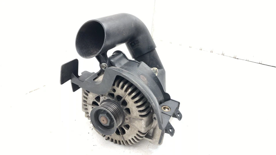 2005-2006 Mazda Tribute Alternator 2.3l Zzc018300a - Image 1 of 4
