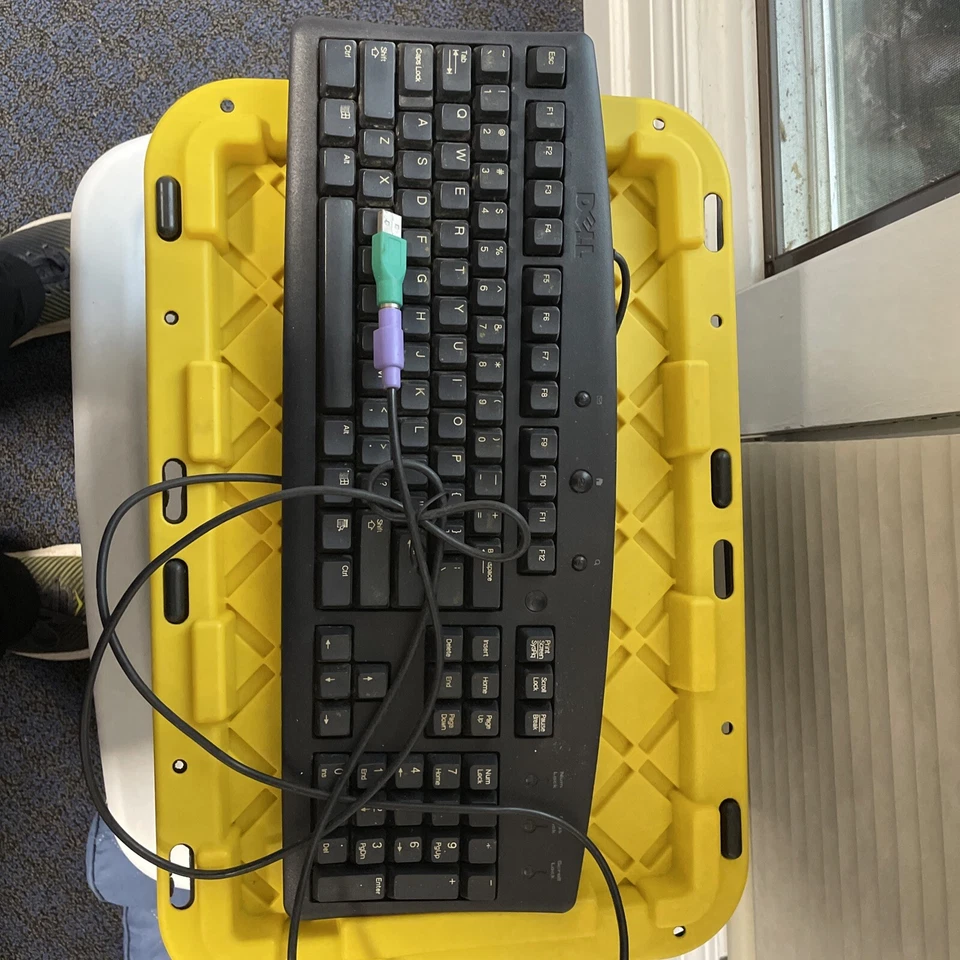 Dell 09C487 Black Multimedia Keyboard with USB adapter - Image 1 of 1