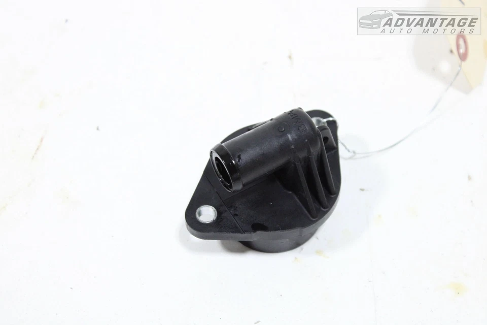 2015-2022 CHRYSLER 300 RWD 3.6L ENGINE FRONT RIGHT CRANKCASE VENT VALVE PCV OEM - Image 1 of 4