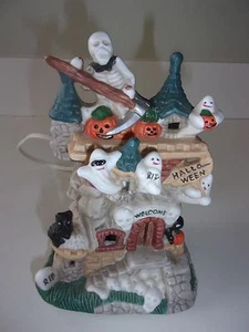 Halloween Ghosts Pumpkins Haunted House Lighted - Picture 1 of 5