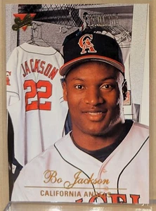 1994 Studio #2 Bo Jackson SELTENES UMKLEIDERAUM TRIKOT GOLD HOLOFOIL NAME - Bild 1 von 2