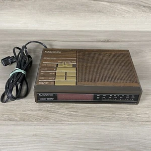 Sveglia radio orologio vintage Magnavox marrone modello D-3240/17 testata *leggi bene* - Foto 1 di 8