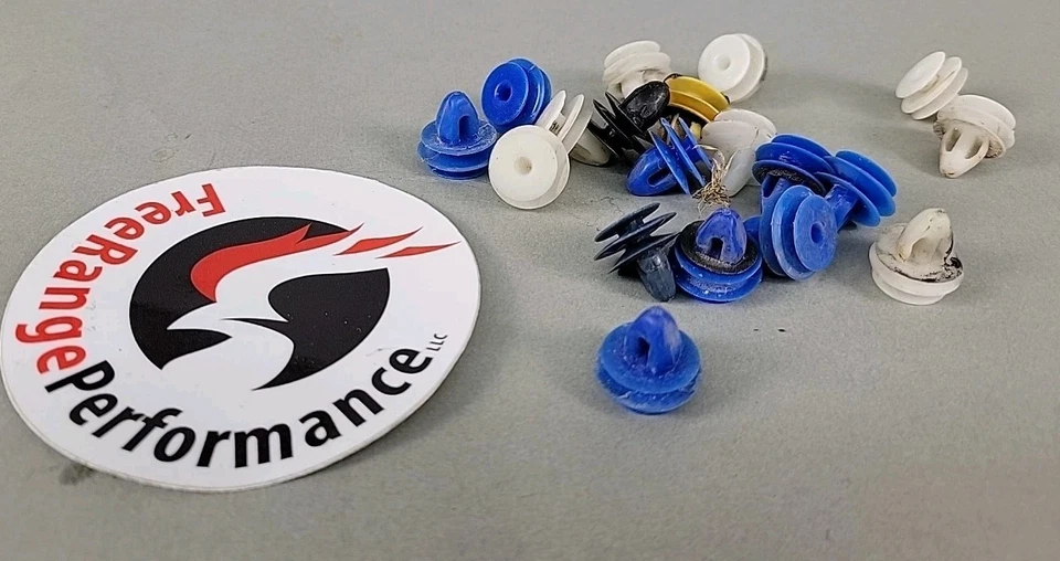 1990-2005 NA NB Mazda Miata Tarjeta de puerta Panel de moldura Retenedor Clip de empuje (Cantidad 2) MX5 Foto 1 de 1