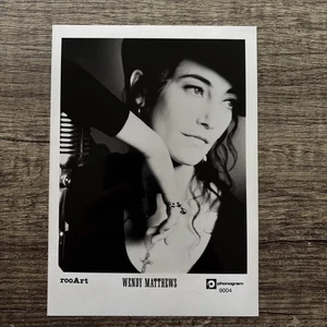 Vintage: WENDY MATTHEWS 1980s Promo Photo (Original Print) - Picture 1 of 2
