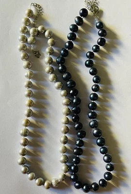 Lote De 2 Collares De Plata De Ley Y Perla Pavo Real Y Gris Claro Clásicos Foto 1 de 4