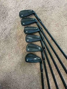 TAYLORMADE P790 IRON SET 4-PW BLACK RH - DYNAMIC GOLD 105 S300 SHAFT BRAND NEW - Picture 1 of 4