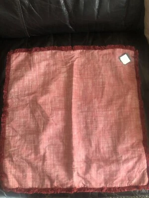 Funda de almohada Threshold Target Studio McGee 24" x 24" tejida texturizada roja Foto 1 de 4