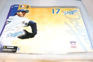 McFarlane Backing Poster Ishii Los Angeles Dodgers - Picture 1 of 1