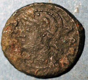 Roman coins Roman Empire Costantinus I Follis 330-331 Treveri URBS Roma - Picture 1 of 2