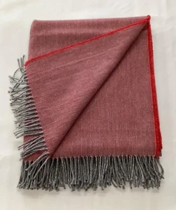 PURE WOOL Fringed Throw/Blanket/UK WOVEN. Red/Grey Herringbone. Free P+P - Picture 1 of 1