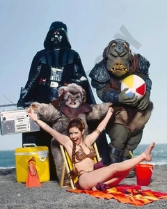 Princess Leia Bikini Darth Vader On Beach Star Wars Return the Jedi 8x10 Photo - Picture 1 of 1