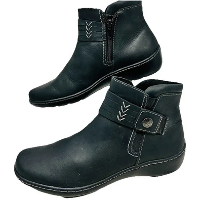 Clarks Collection Women’s Cora Rae Leather Bootie Black 7.5 M Excellent Conditio - Image 1 of 4