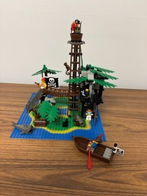 Vintage LEGO Pirates Forbidden Island (6270) Complete with figures, instructions