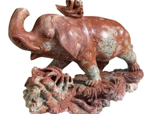 Großer handgeschnitzter Elefant aus Shousan Stein oder rotem Jaspis 17” lang 13” hoch  - Bild 1 von 9