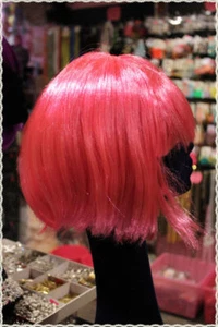 Parrucca caschetto frangia liscio rosa intenso lung circa 27cm cosplay carnevale - Picture 1 of 1