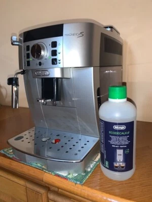 DeLonghi Magnifica S 22.11 con macinacaffè integrato + Decalcificante 500ml - Immagine 1 di 4