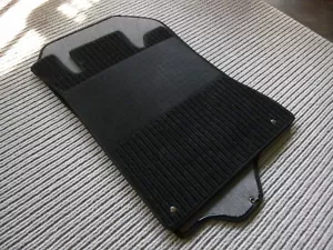 $$ Rips Fußmatten passend für Mercedes Benz R129 W129 SL + Druckknöpfe + schwarz - Bild 1 von 1
