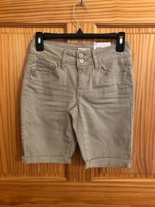 So Girls Jeans Favorite BERMUDA Wheat Beige SHORTS 3 Retail $34 (s-org-4-2) - Picture 1 of 7