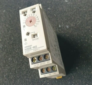 OMRON H3DE-M2 TIME RELAY (IN26S2) - Picture 1 of 3