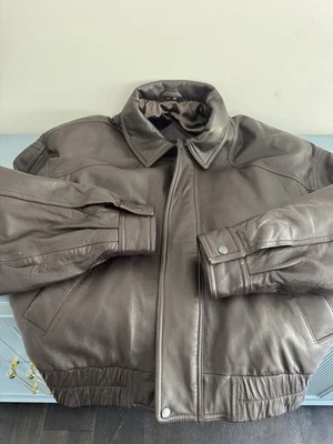 Chaqueta de cuero marrón vintage Andrew Marc AM2 para hombre grande, bombardero Foto 1 de 4