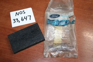 Ford E7DZ-9A068-A Insulator Fuel Tank Floor 87-92 Taurus - Foto 1 di 3