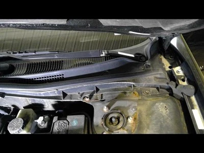 MILAN     2008 Drivers Side Wiper Arm               332102 - Image 1 of 4