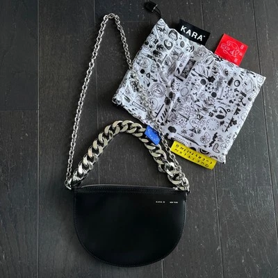KARA Bolso de Cadena de Cuero Starfruit Negro Plateado con Bolsa para el Polvo Bolso de Hombro Foto 1 de 4