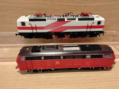 B3120) Roco Lokfriedhof - 215 132-2 / 243 001-5 - HO  - Bastelware !!! - Bild 1 von 4