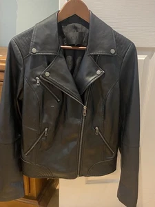 Chaqueta de motociclista C&A para mujer negra de cuero sintético talla UK 12 EUR 38 Francia 40 - Imagen 1 de 14