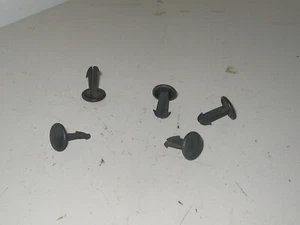 INTERNATIONAL K-LINE TRUCK DASH INSULATOR SNAP FASTENERS NOS - Picture 1 of 1