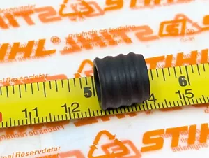 Boccola in gomma 023L 021 023 025 motosega vero OEM STIHL originale - Foto 1 di 2