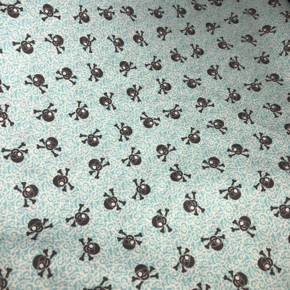 Tela calavera pirata mini Michael Miller Aye, Aye Baby por yarda Foto 1 de 1