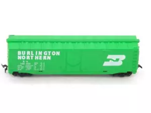 TYCO HO Scale 100024 Burlington Northern Box Car - Picture 1 of 6