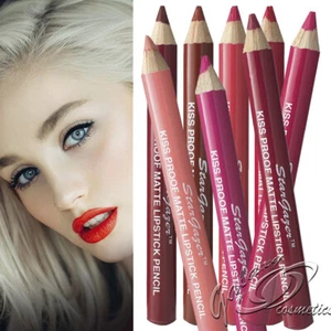 Lápiz labial mate a prueba de besos Stargazer color profundo de larga duración - Imagen 1 de 10