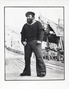Popeye 1980 Paul L. Smith come Bluto posa classica foto vintage 8x10 pollici - Foto 1 di 1