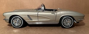 AUTOART Maßstab 1:18 1962 Corvette, C1, Fawn Beige, LE #2824 0f 5000, RAR - Bild 1 von 17