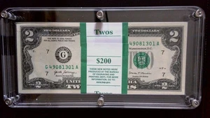 2017 A $2 Chicago 100 Two Dollar Bill Notes Consective In A Acrylic Holder Case - Picture 1 of 6
