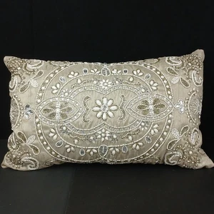Pier 1 Imports Silber Perlen Dekokissen rechteckig glänzend Lendenwirbelsäule 12 x 20" - Bild 1 von 12