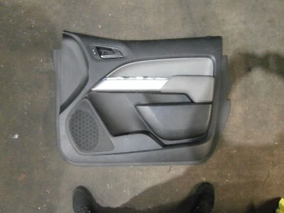 Chevrolet Colorado LT 2015-2022 panel de moldura de puerta de pasajero delantero derecho OEM Foto 1 de 4