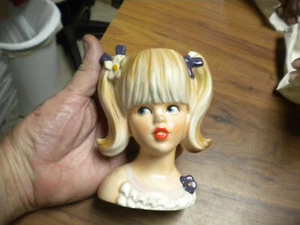 Jarrón vintage ENESCO Japón, rubio adolescente con cabeza de cola de caballo ver fotos - Imagen 1 de 8