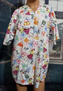 Barco Scrub Top Multicolor Sz M Purse Dog Fun Cotton Pocket V Neck Short Sleeve - Picture 1 of 7